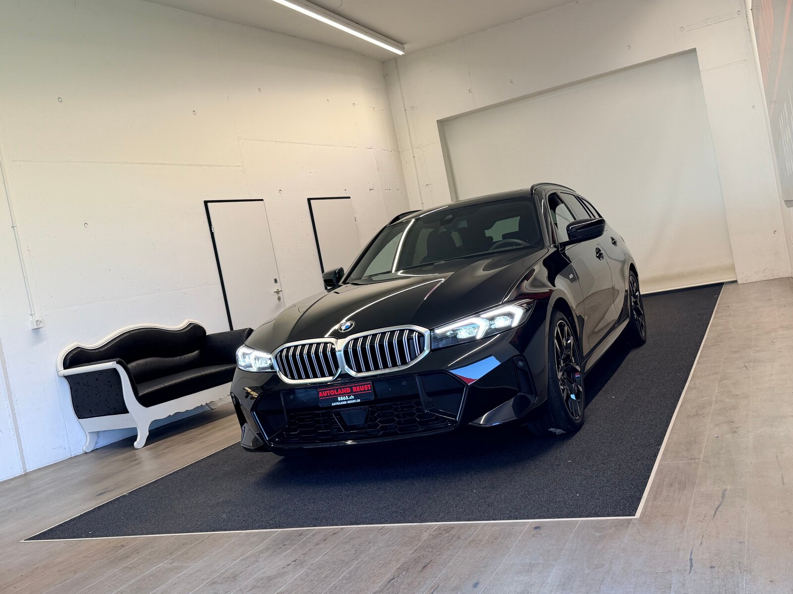 BMW 330i Touring Steptronic M Sport, Petrol, Second hand / Used, Automatic - 3