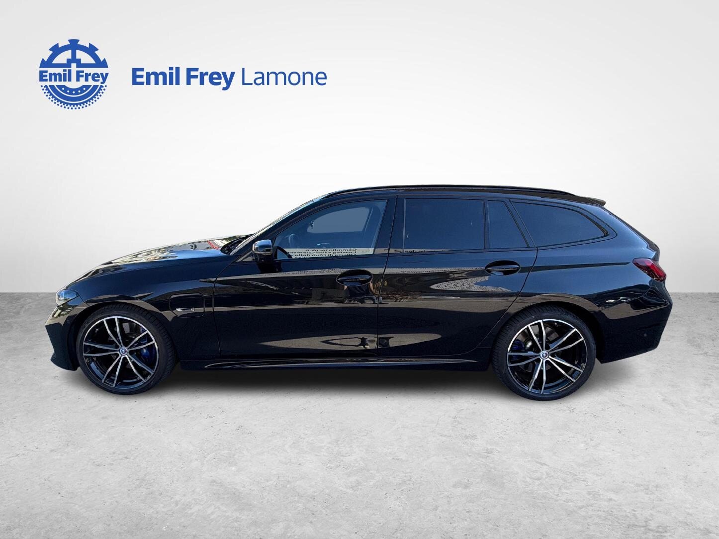 BMW 330e xDrive Touring, Plug-in-Hybrid Petrol/Electric, Second hand / Used, Automatic - 3