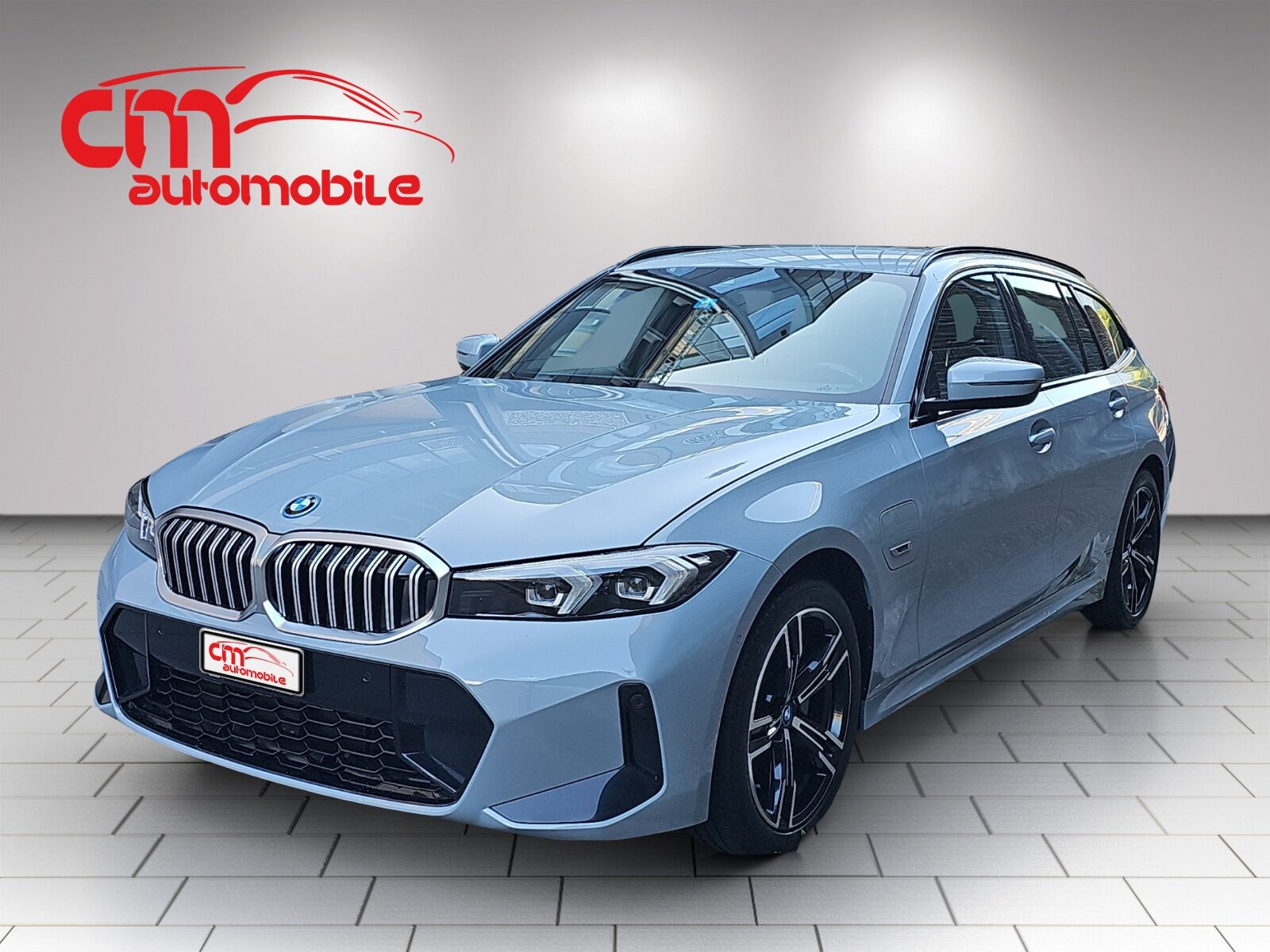 BMW 330e x DriveTouring Steptronic M Sport
