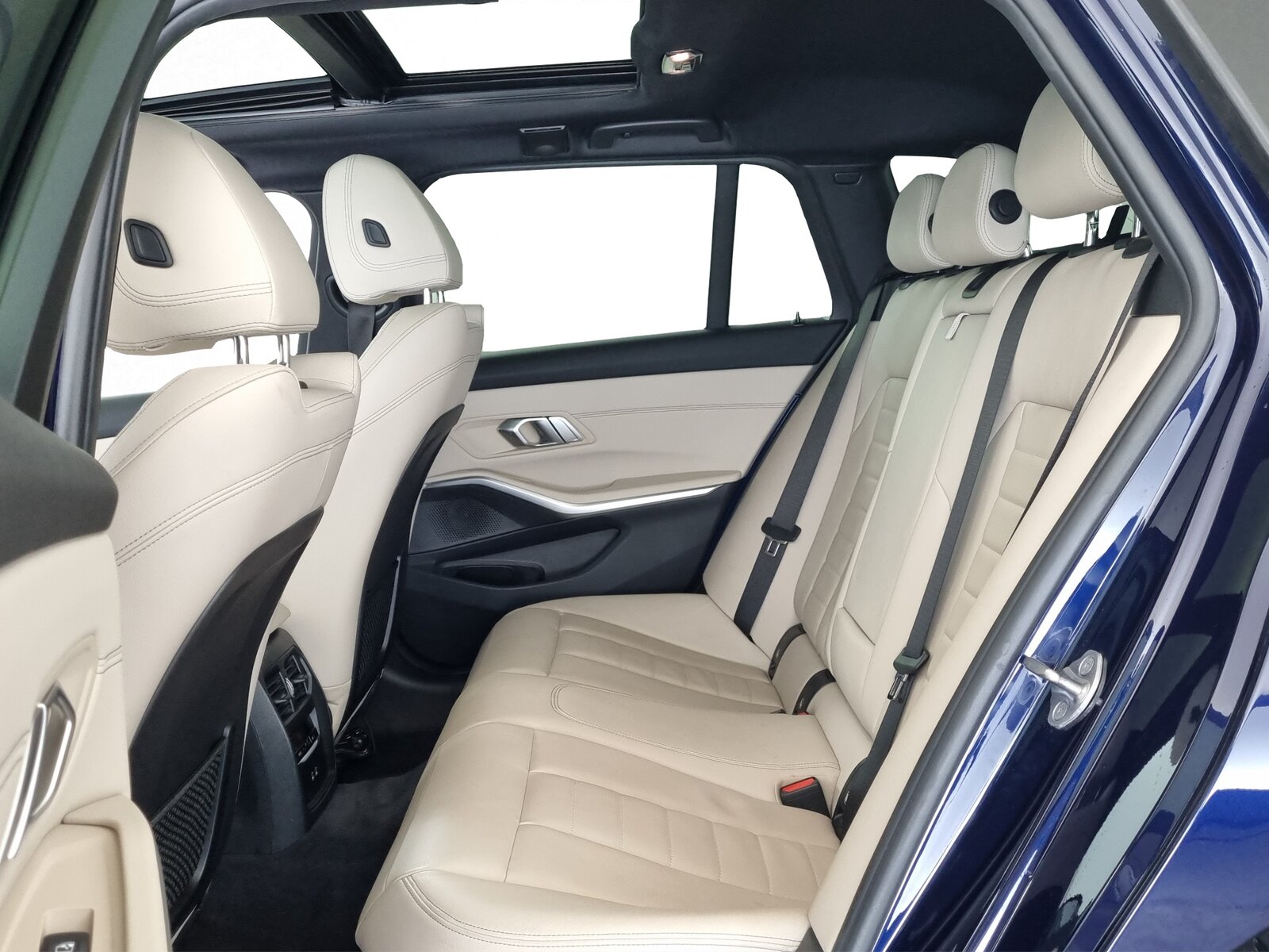 BMW 330i  Touring M-Sport, Benzin, Occasion / Gebraucht, Automatik - 7
