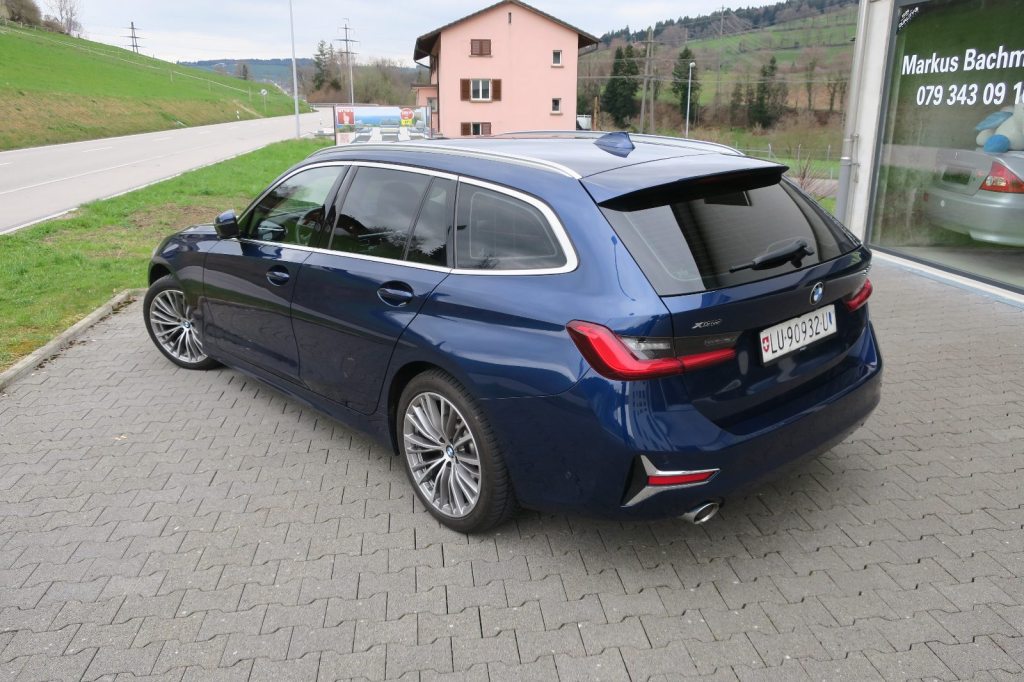 BMW 330 d xDrive 4x4 8-Gang, Diesel, Occasion / Utilisé, Automatique - 2