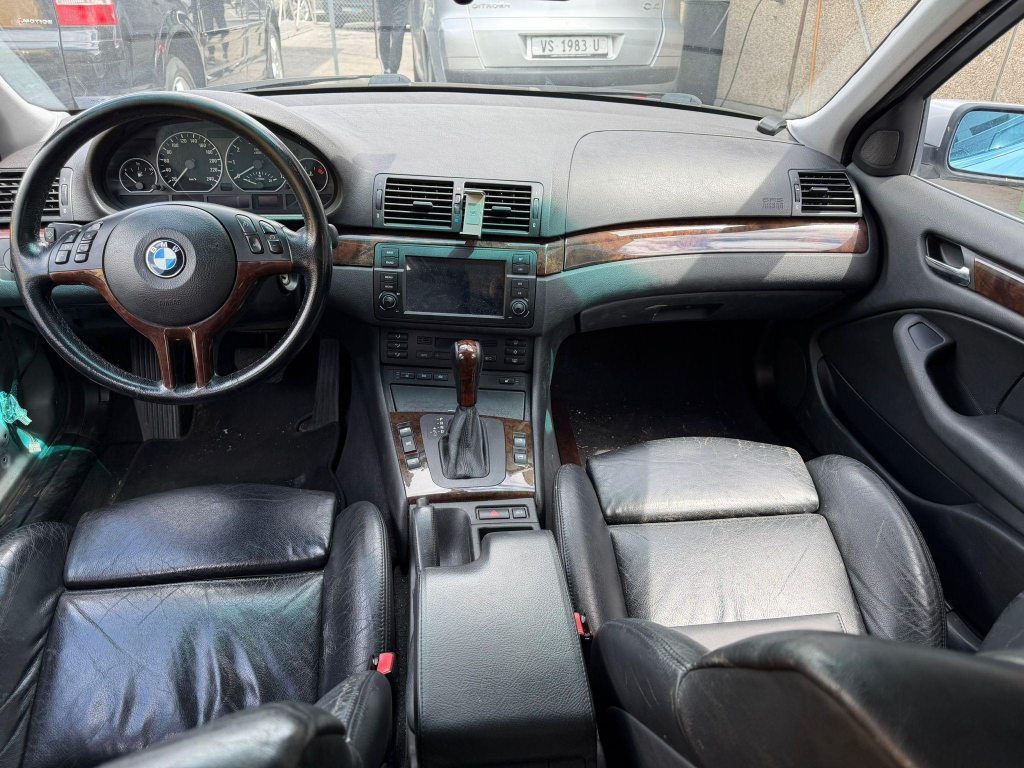 BMW 330 330xi, Petrol, Second hand / Used, Automatic - 6