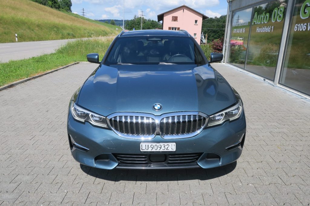 BMW 330 d xDrive Touring Steptronic 4x4