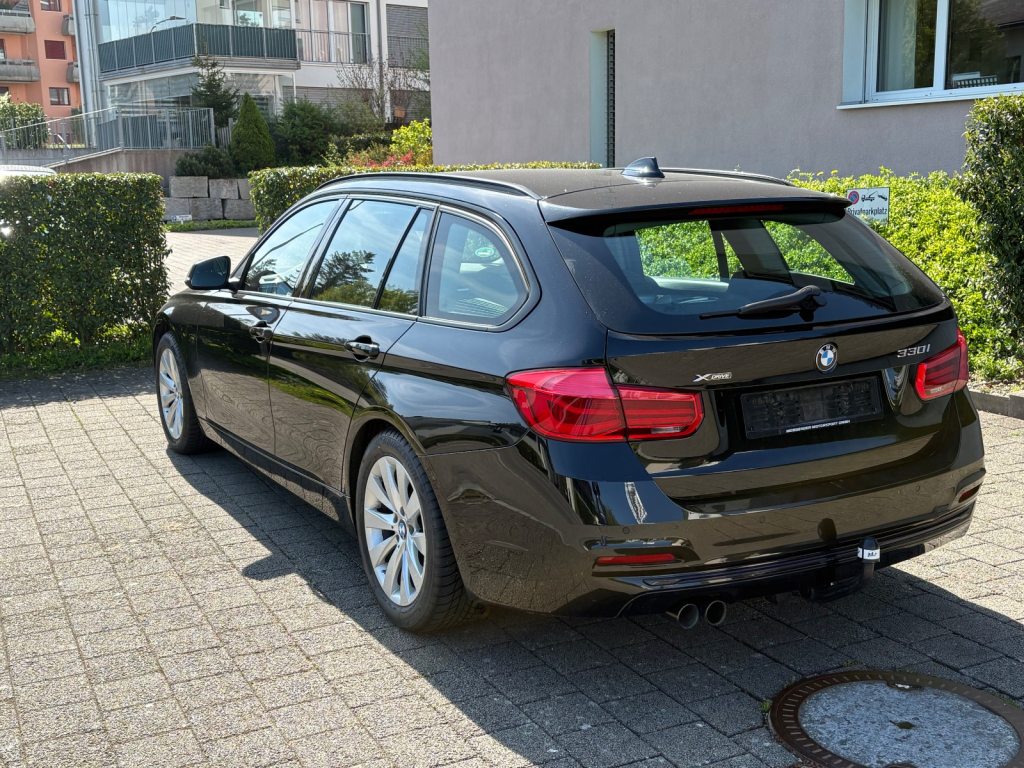 BMW 330 330i xDrive, Benzin, Occasion / Gebraucht, Automatik - 3