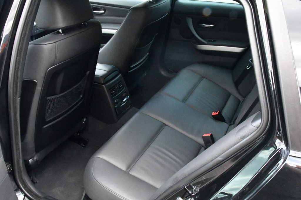 BMW 330 xi Touring, Benzin, Occasion / Gebraucht, Handschaltung - 5