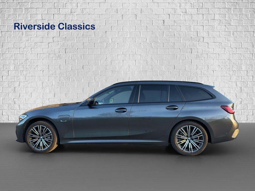 BMW 330e xDrive SAG, Plug-in-Hybrid Benzina/Elettrica, Occasioni / Usate, Automatico - 3