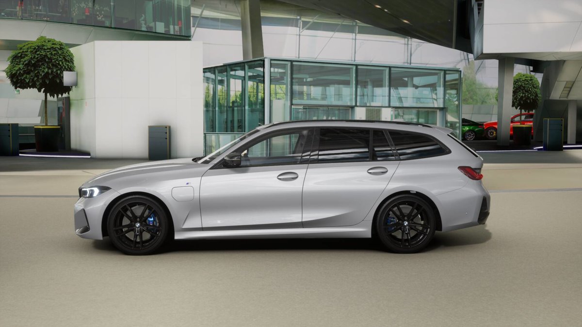 BMW 330e xDr Tour M Sport Pro, Plug-in-Hybrid Benzin/Elektro, Vorführwagen, Automatik - 4