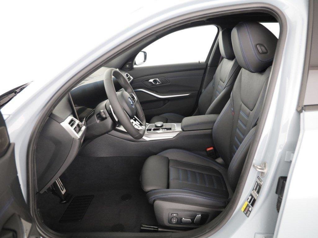 BMW 330e SAG, Plug-in-Hybrid Petrol/Electric, New car, Automatic - 4