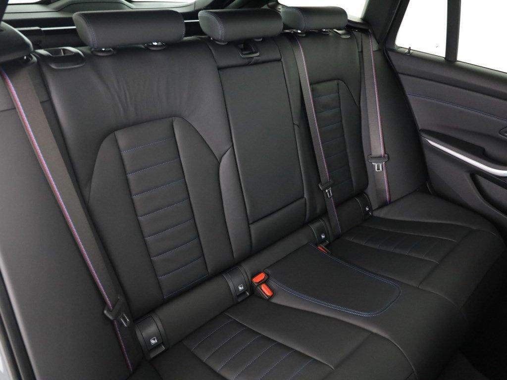 BMW 330e SAG, Plug-in-Hybrid Petrol/Electric, New car, Automatic - 6
