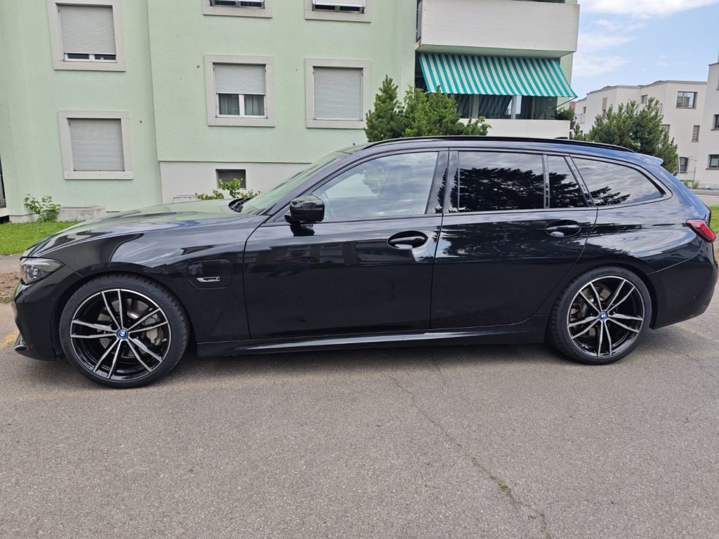 BMW 330 330e xDrive Touring M-Sportpaket, Hybride Rechargeable Essence/Électricité, Occasion / Utilisé, Automatique - 3