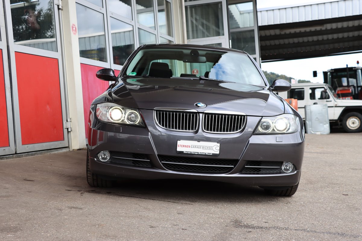 BMW 330xi, Essence, Occasion / Utilisé, Manuelle - 3