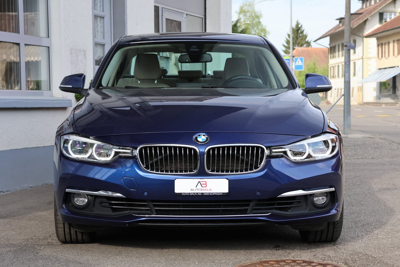 BMW 330d Luxury Line Steptronic, Diesel, Occasion / Gebraucht, Automatik - 2