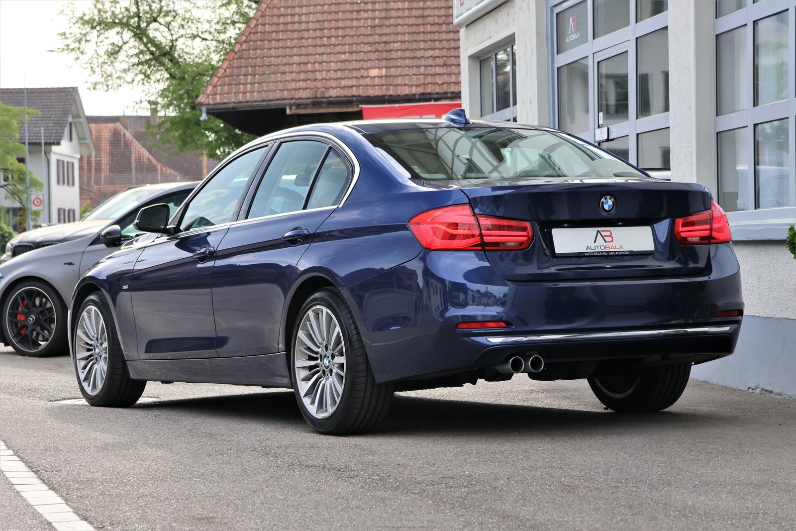 BMW 330d Luxury Line Steptronic, Diesel, Occasion / Gebraucht, Automatik - 3