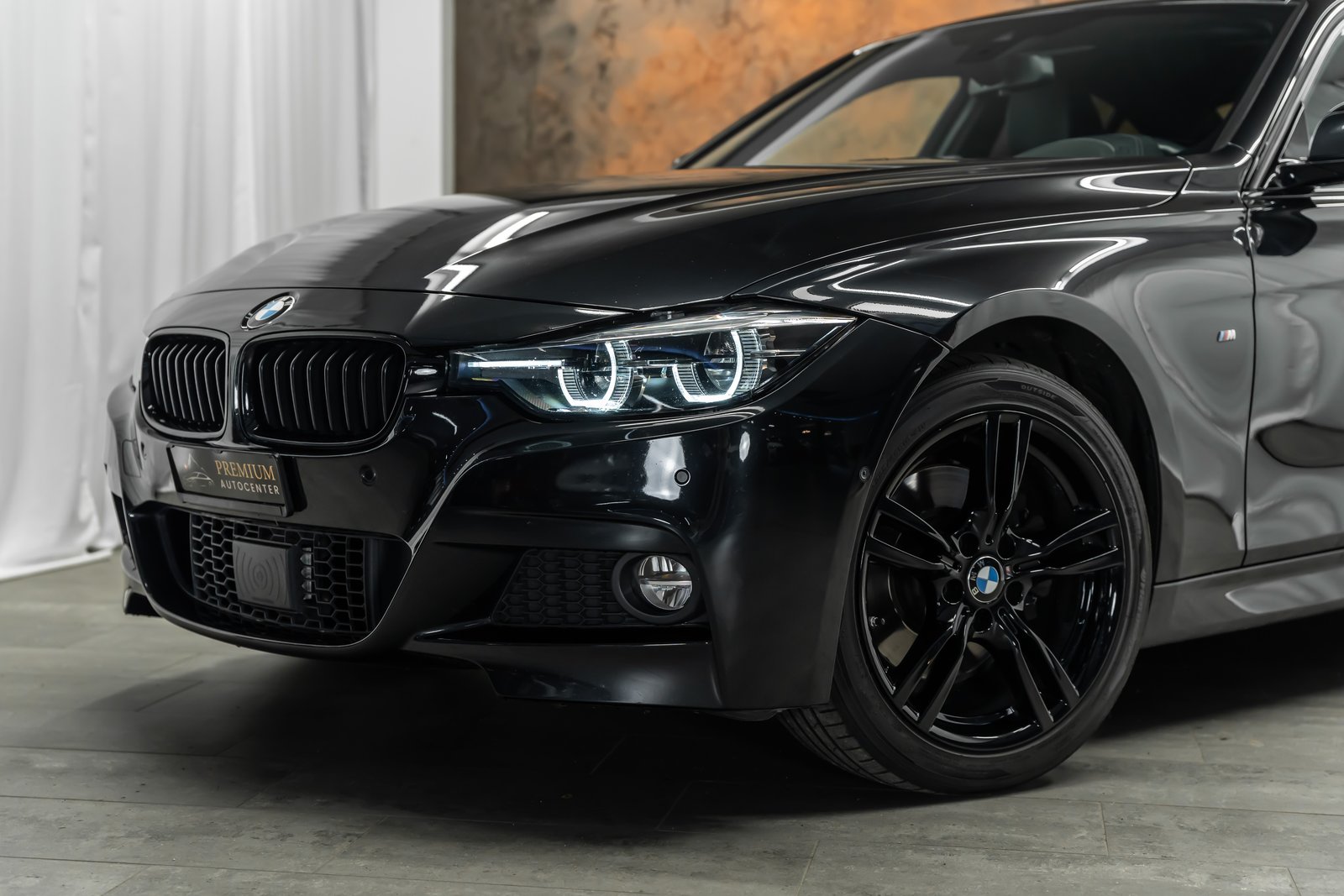 BMW 330i Edition M Sport Steptronic *CH-Fahrzeug* Hea, Petrol, Second hand / Used, Automatic - 2
