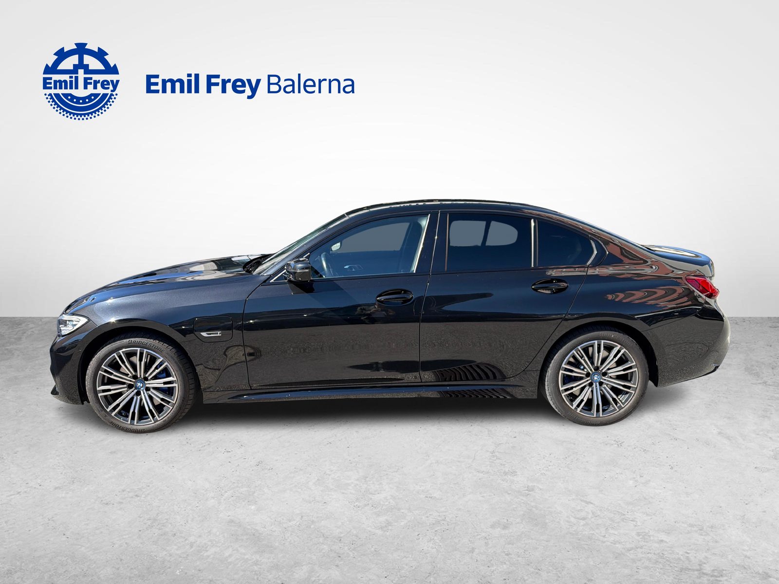 BMW 330e xDrive SAG, Plug-in-Hybrid Petrol/Electric, Second hand / Used, Automatic - 3