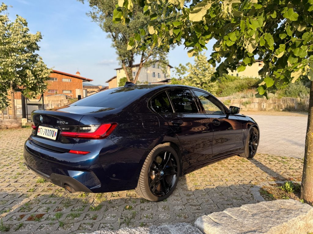 BMW 330 M Sport, Hybride Rechargeable Essence/Électricité, Occasion / Utilisé, Automatique - 5