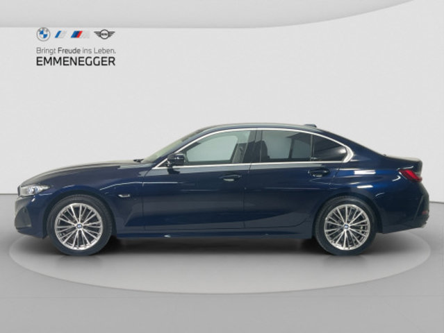 BMW 330e  Steptronic, Voll-Hybrid Benzin/Elektro, Occasion / Gebraucht, Automatik - 2