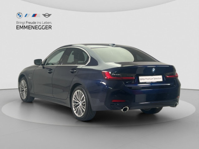 BMW 330e  Steptronic, Voll-Hybrid Benzin/Elektro, Occasion / Gebraucht, Automatik - 3