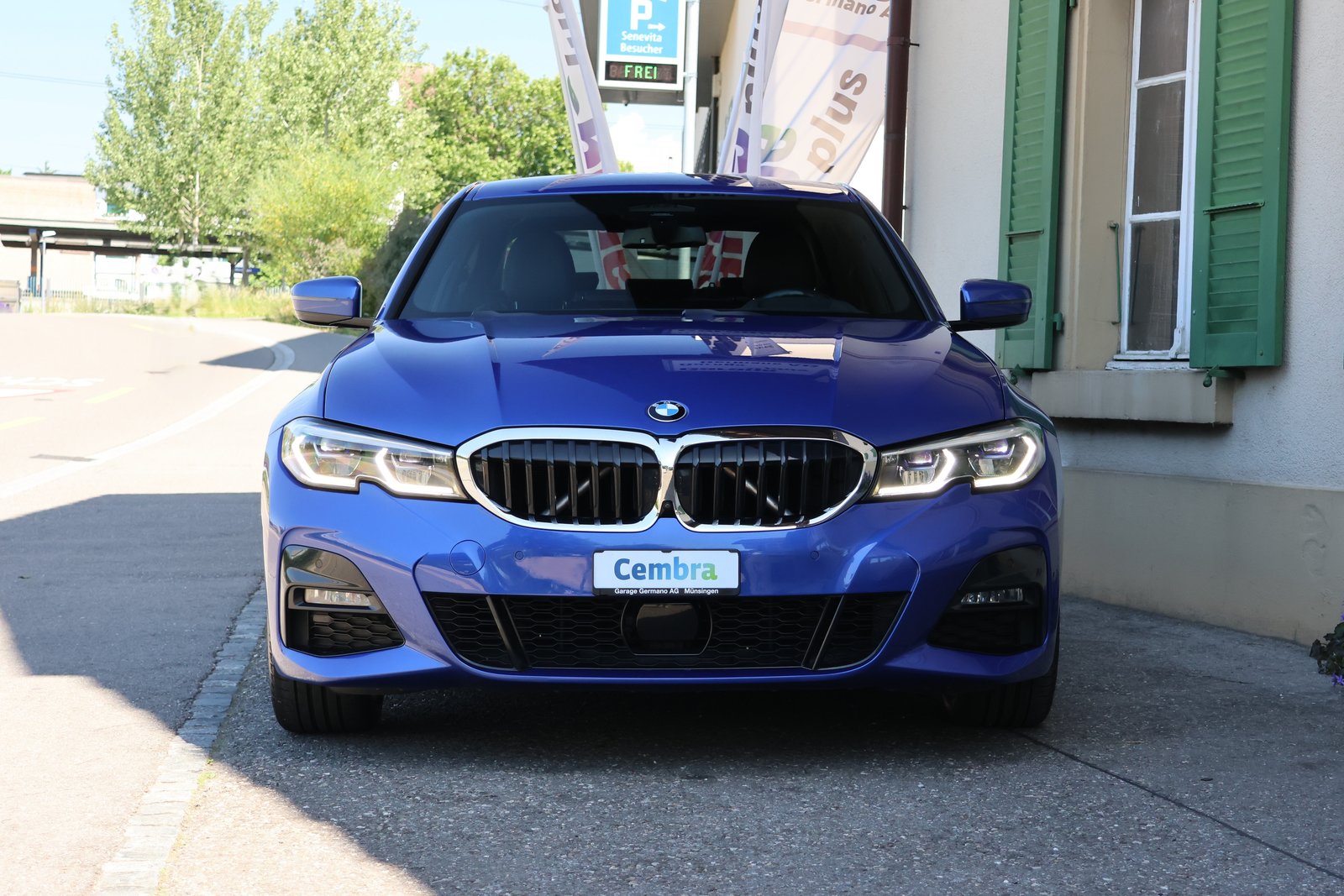 BMW 330i Steptronic M Sport, Benzin, Occasion / Gebraucht, Automatik - 2