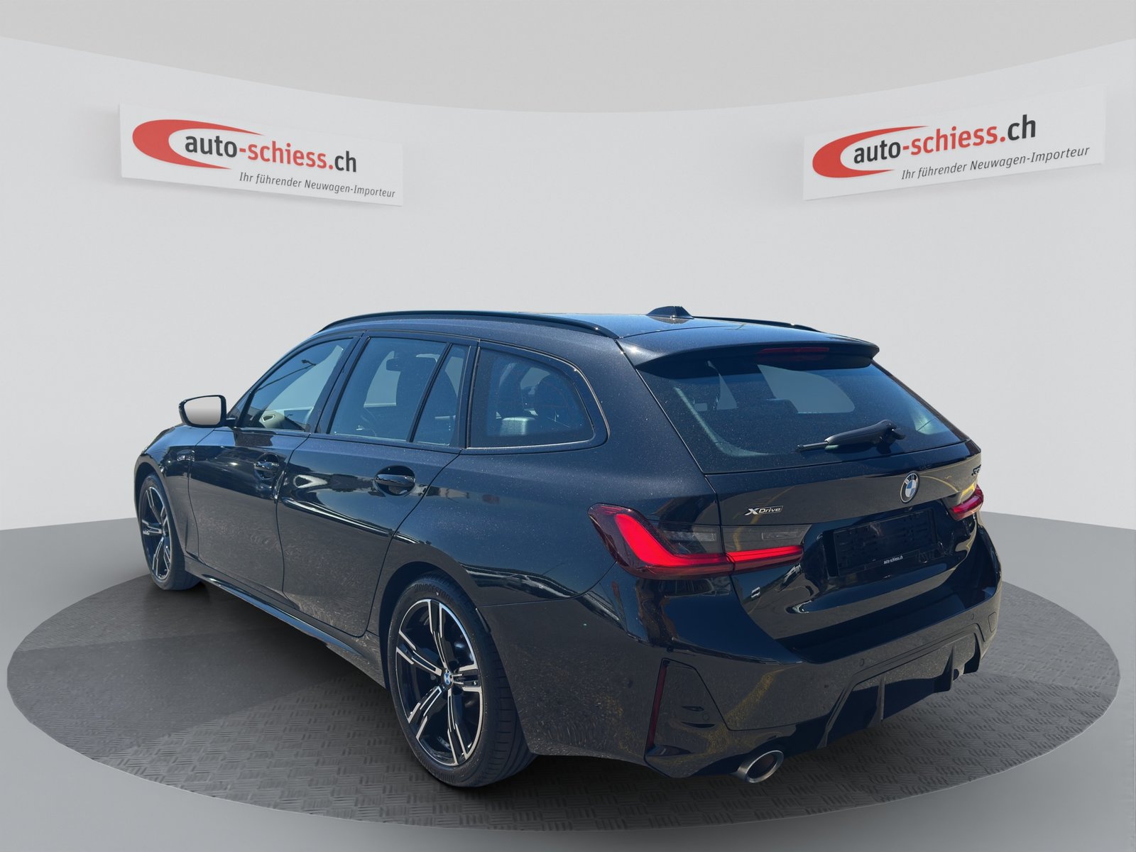 BMW 330i Shadow Steptronic, Benzin, Occasion / Gebraucht, Automatik - 3