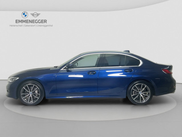 BMW 330e Sport Line, Voll-Hybrid Benzin/Elektro, Occasion / Gebraucht, Automatik - 2