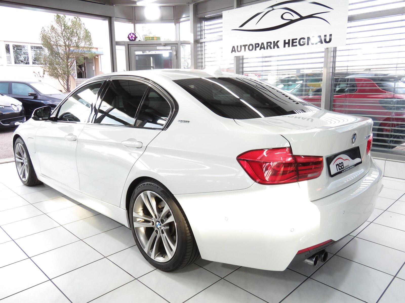 BMW 330e iPerformance M Sport Steptronic, Plug-in-Hybrid Benzin/Elektro, Occasion / Gebraucht, Automatik - 6
