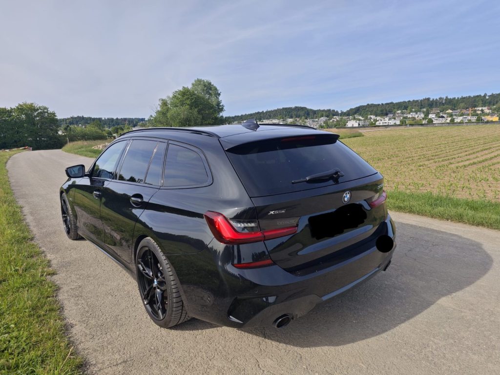 BMW 330 330e xDrive Touring M-Sportpaket, Hybride Rechargeable Essence/Électricité, Occasion / Utilisé, Automatique - 4