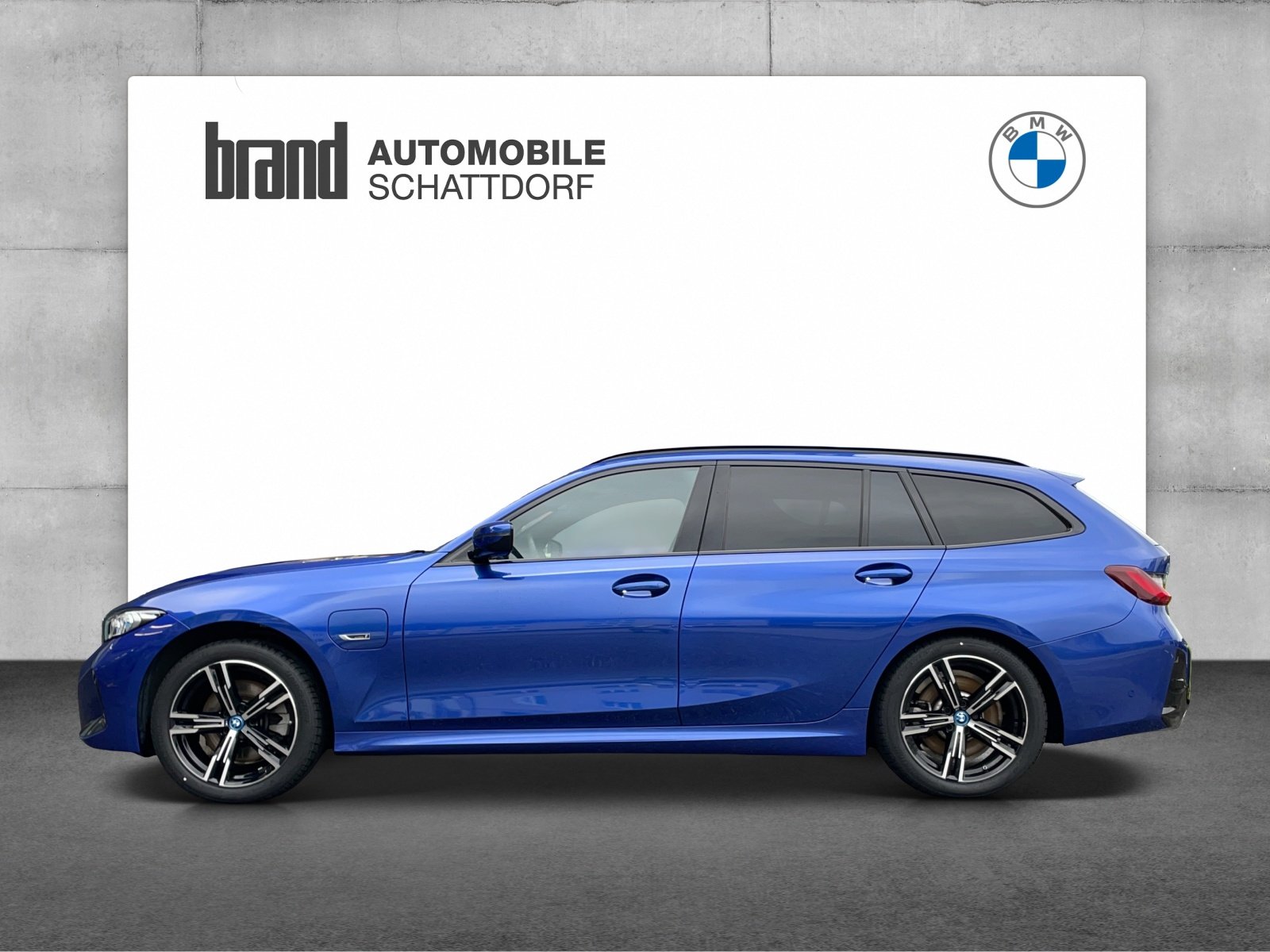 BMW 330e SAG Touring, Hybride Rechargeable Essence/Électricité, Occasion / Utilisé, Automatique - 3