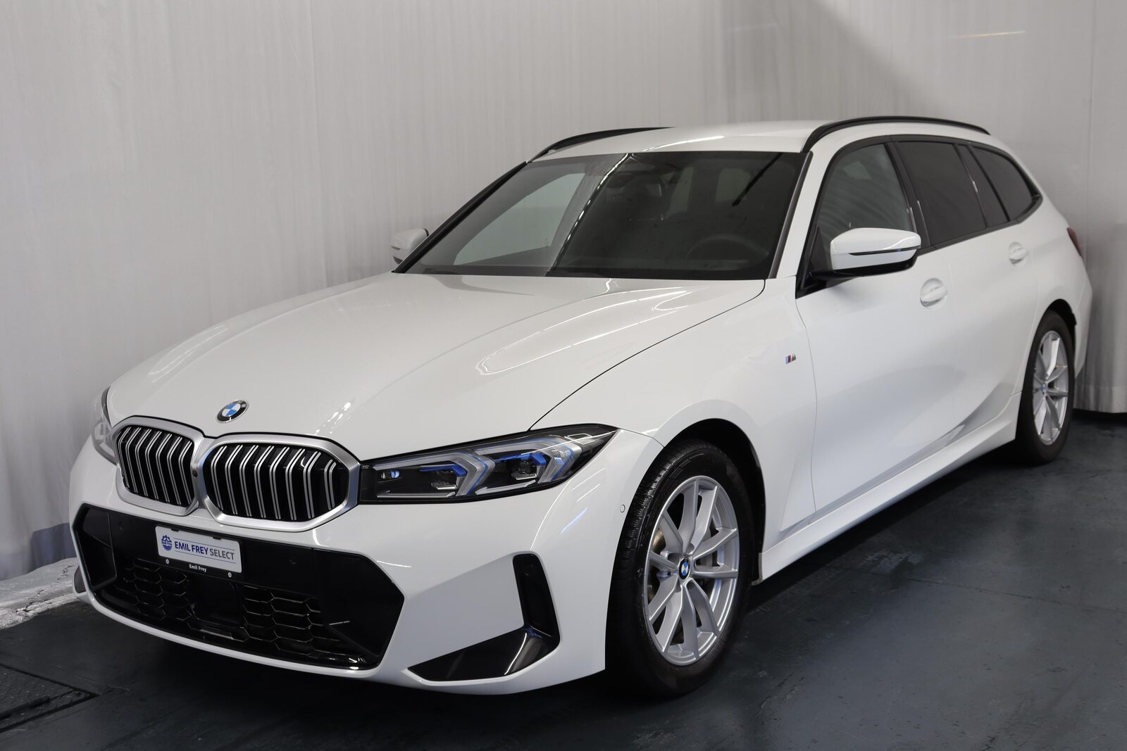 BMW 330