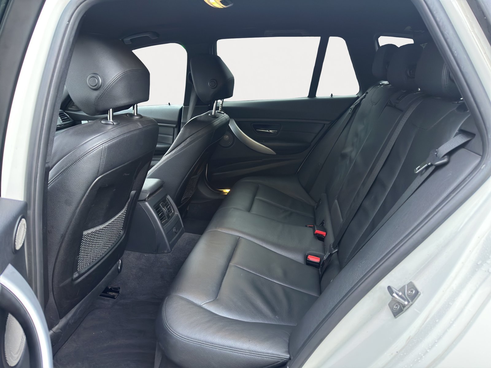 BMW 335i Touring Steptronic, Benzin, Occasion / Gebraucht, Automatik - 6