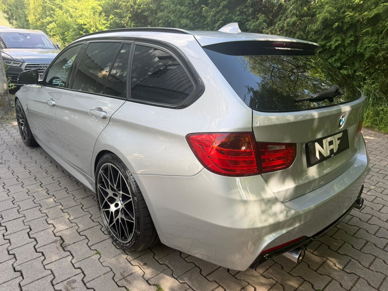 BMW 335i Touring Steptronic M-Sport, Benzin, Occasion / Gebraucht, Automatik - 3