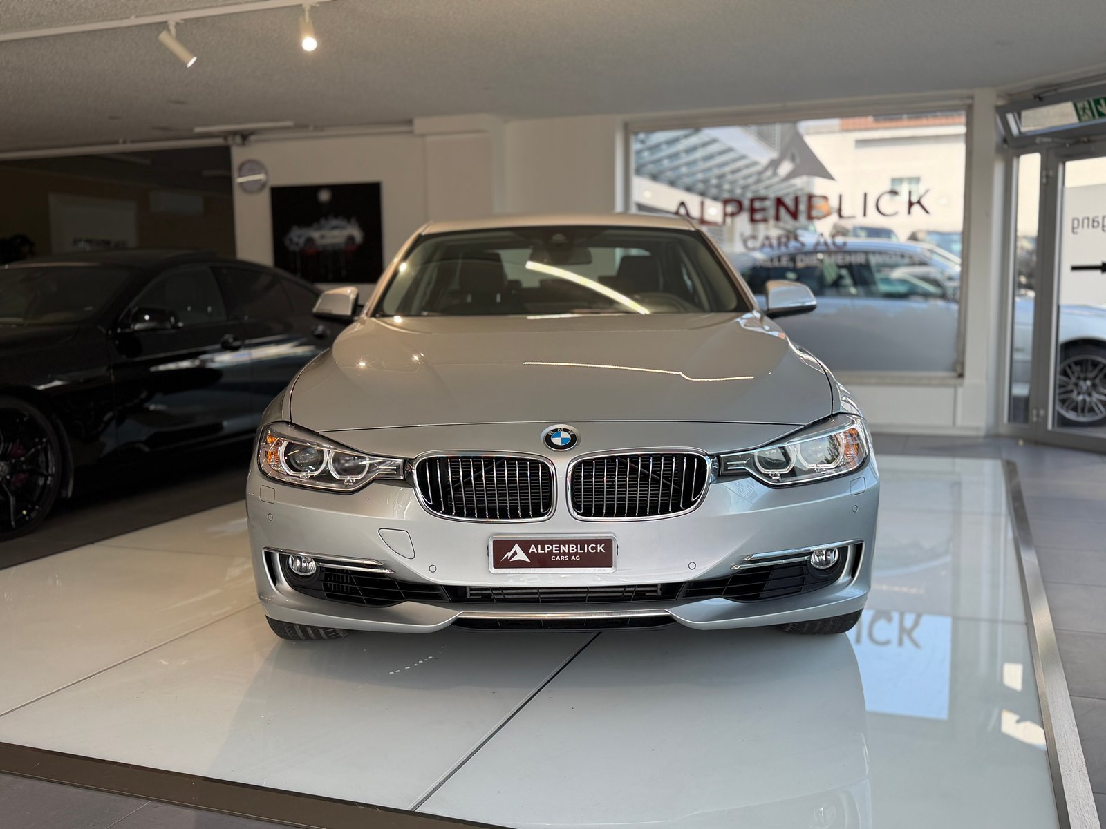 BMW 335i Luxury Line Steptronic, Essence, Occasion / Utilisé, Automatique - 2