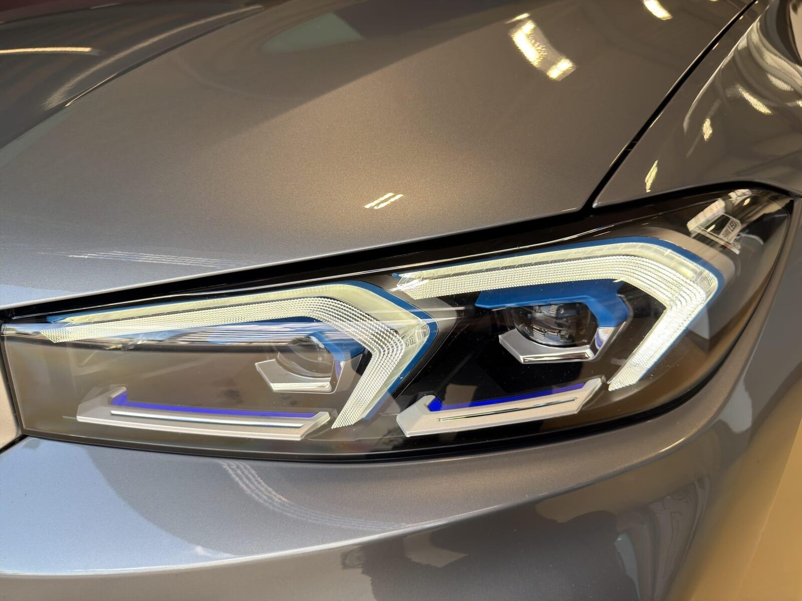 BMW 3er Reihe G21 Touring 320d xDrive, Mild-Hybrid Diesel/Electric, Second hand / Used, Automatic - 6