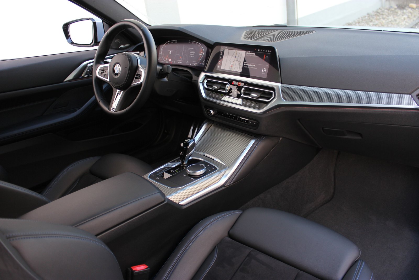 BMW 420i Coupé M Sport *BROOKLYN GRAU METALLIC*, Benzin, Occasion / Gebraucht, Automatik - 2