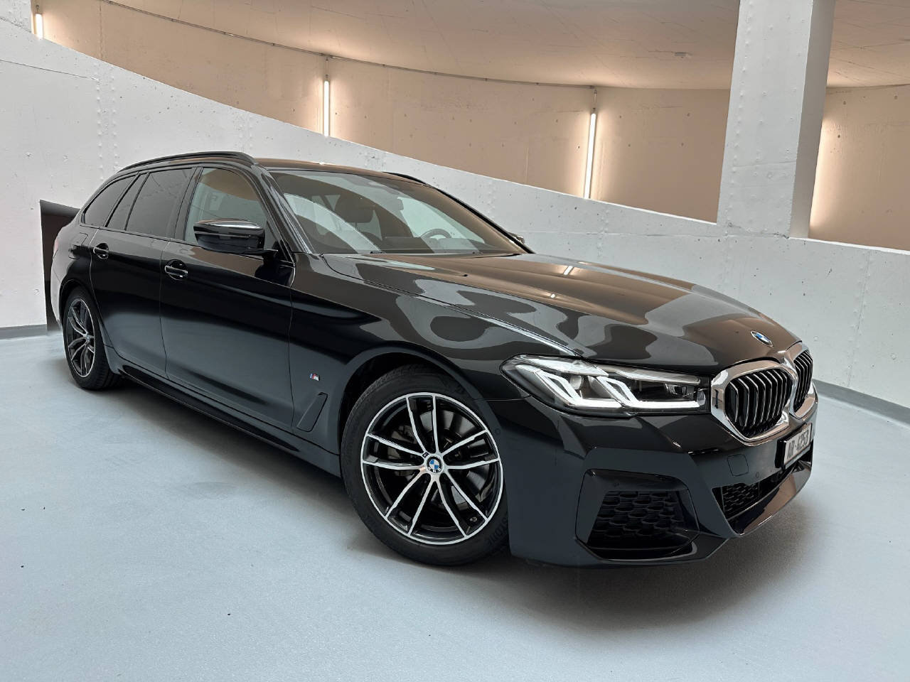 BMW 520d paddles Touring