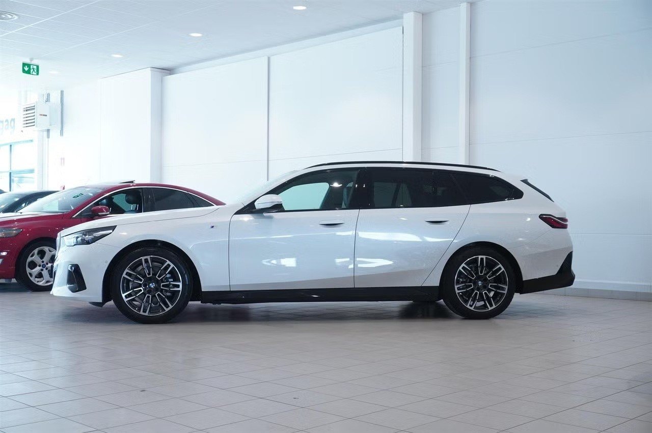 BMW 520d 48V Touring M Sport Steptronic, Mild-Hybrid Diesel/Electric, New car, Automatic - 2