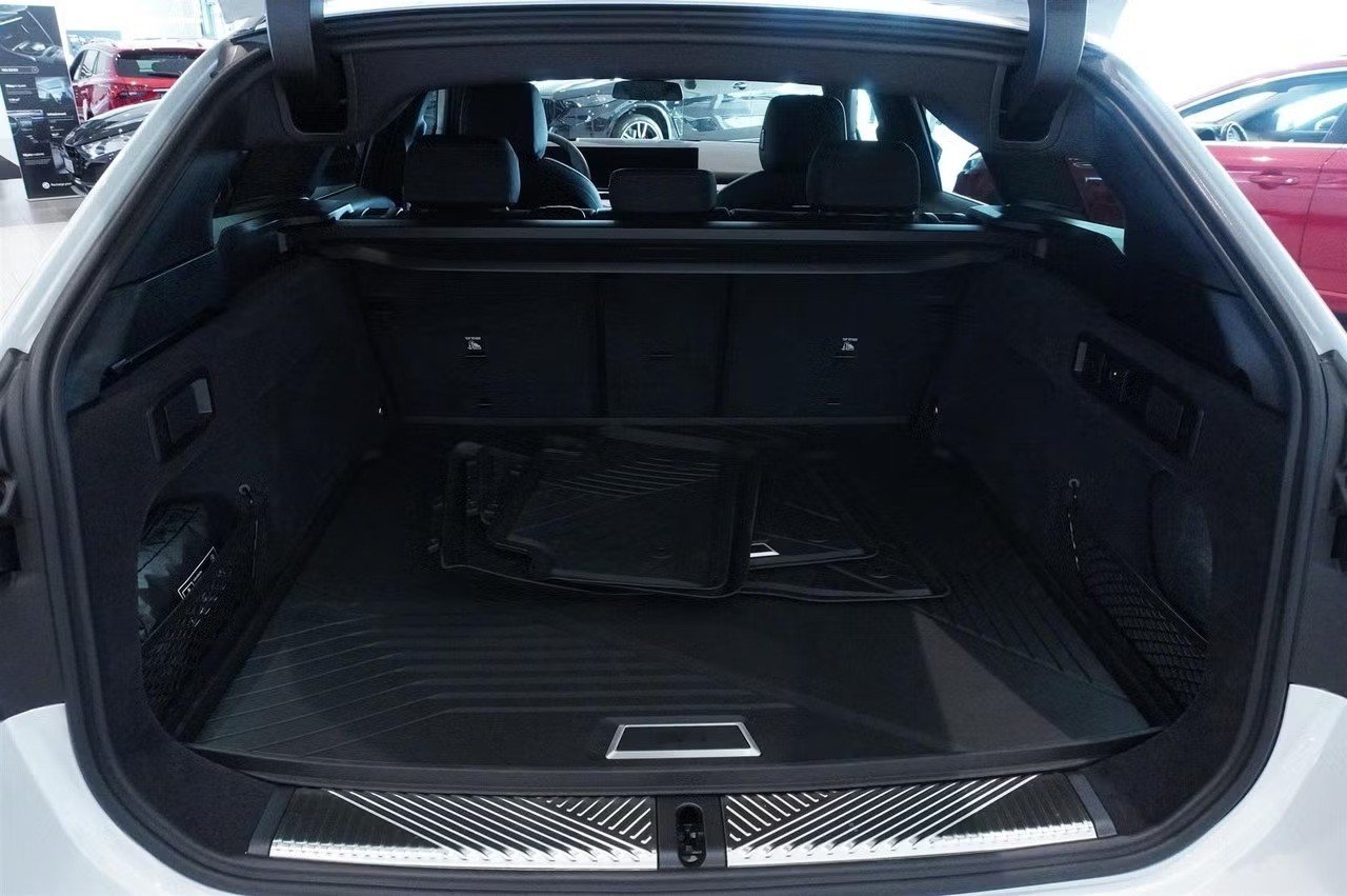 BMW 520d 48V Touring M Sport Steptronic, Mild-Hybrid Diesel/Electric, New car, Automatic - 4