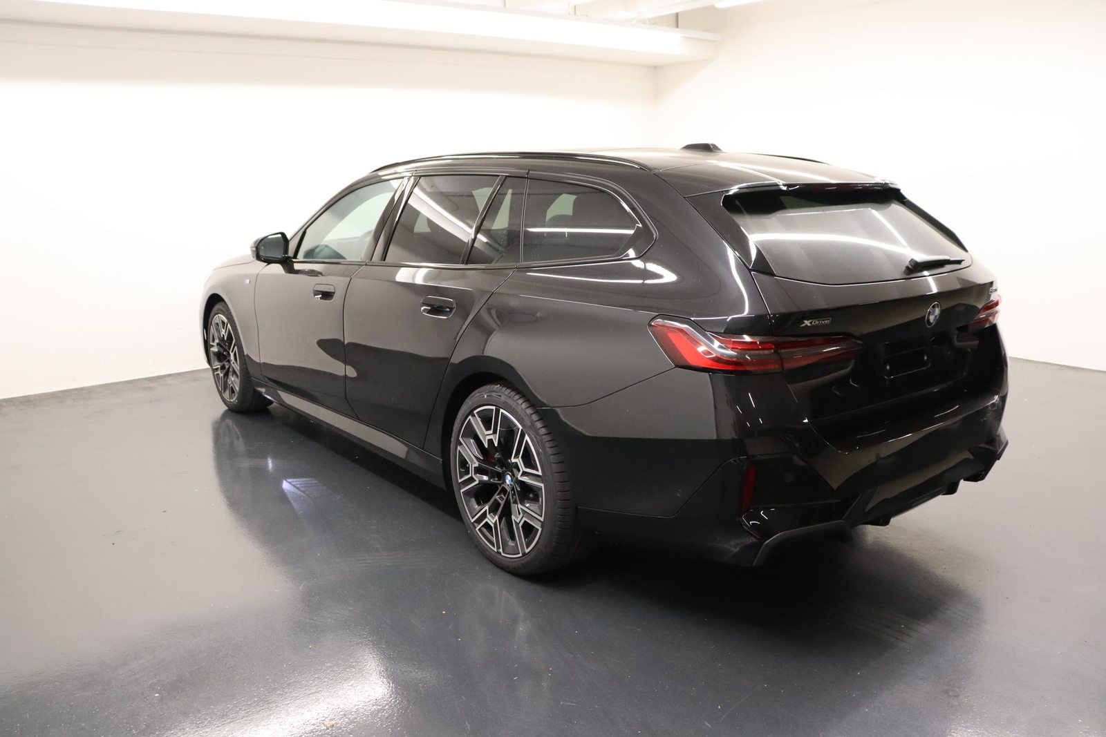 BMW 520d xDrive Touring, Mild-Hybrid Diesel/Elektro, Neuwagen, Automatik - 2