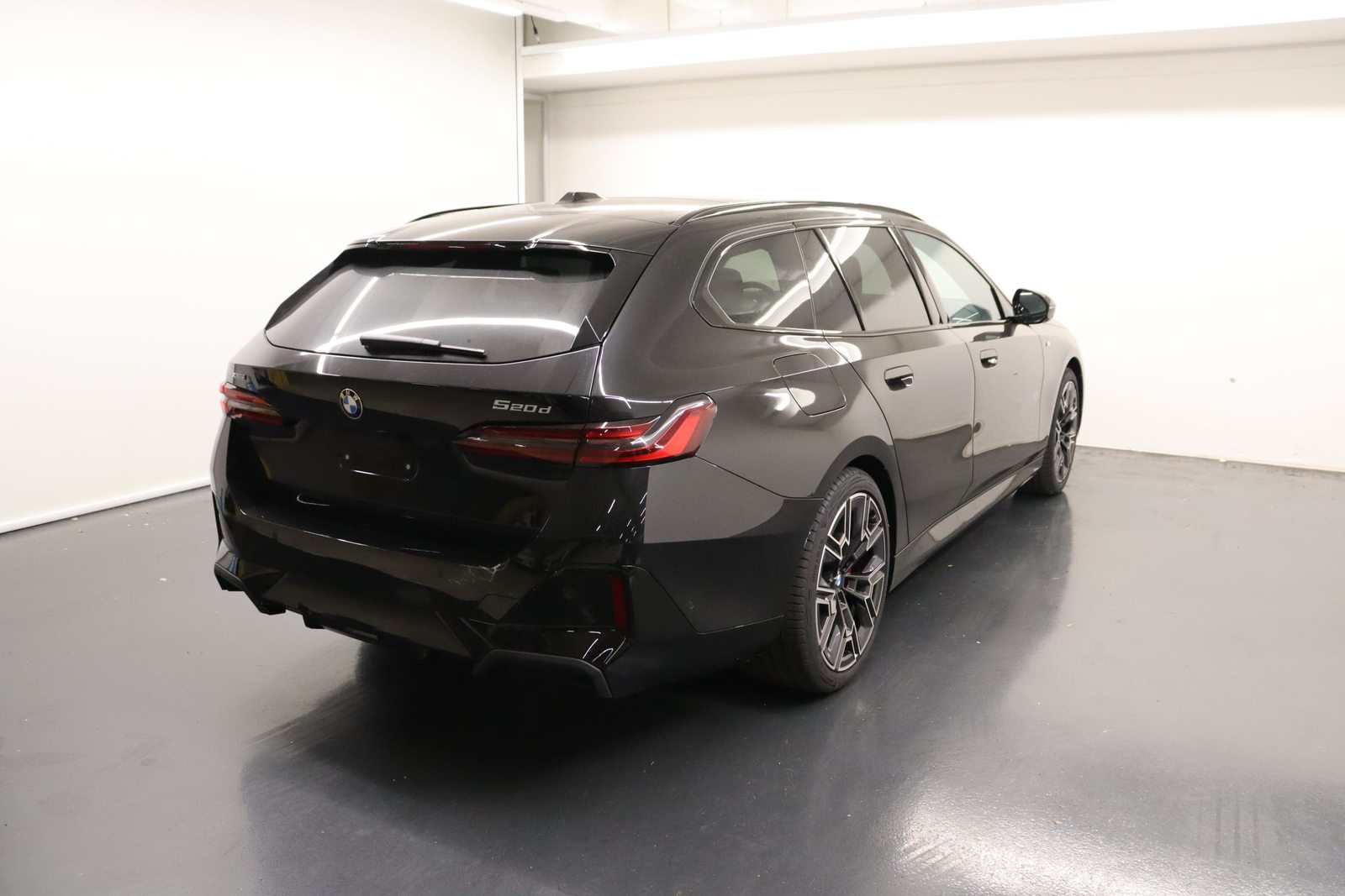 BMW 520d xDrive Touring, Mild-Hybrid Diesel/Elektro, Neuwagen, Automatik - 4