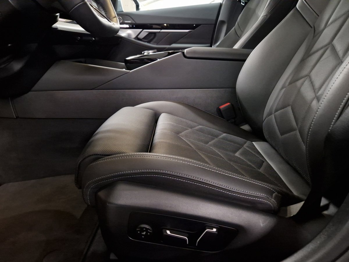 BMW 520d 48V Touring M Sport Steptronic, Mild-Hybrid Diesel/Electric, Second hand / Used, Automatic - 7