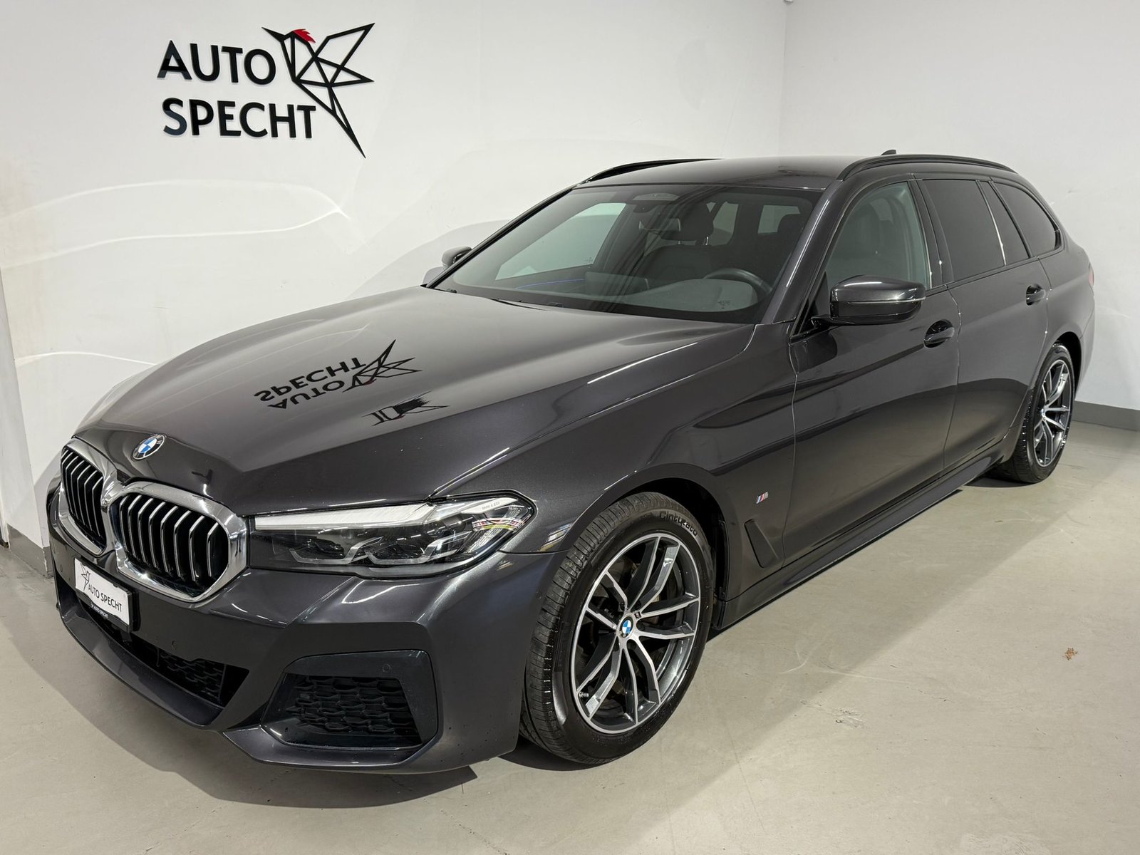 BMW 520d 48V Touring M Sport Steptronic, Mild-Hybrid Diesel/Electric, Second hand / Used, Automatic - 2
