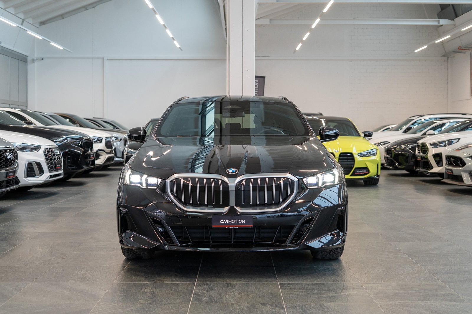 BMW 520d M SportTouring / Panorama / 360°Kamera / HeadUp, Diesel, Second hand / Used, Automatic - 2