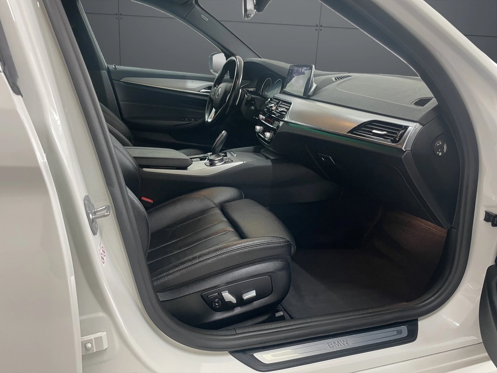 BMW 520d Touring Steptronic, Diesel, Occasion / Utilisé, Automatique - 6