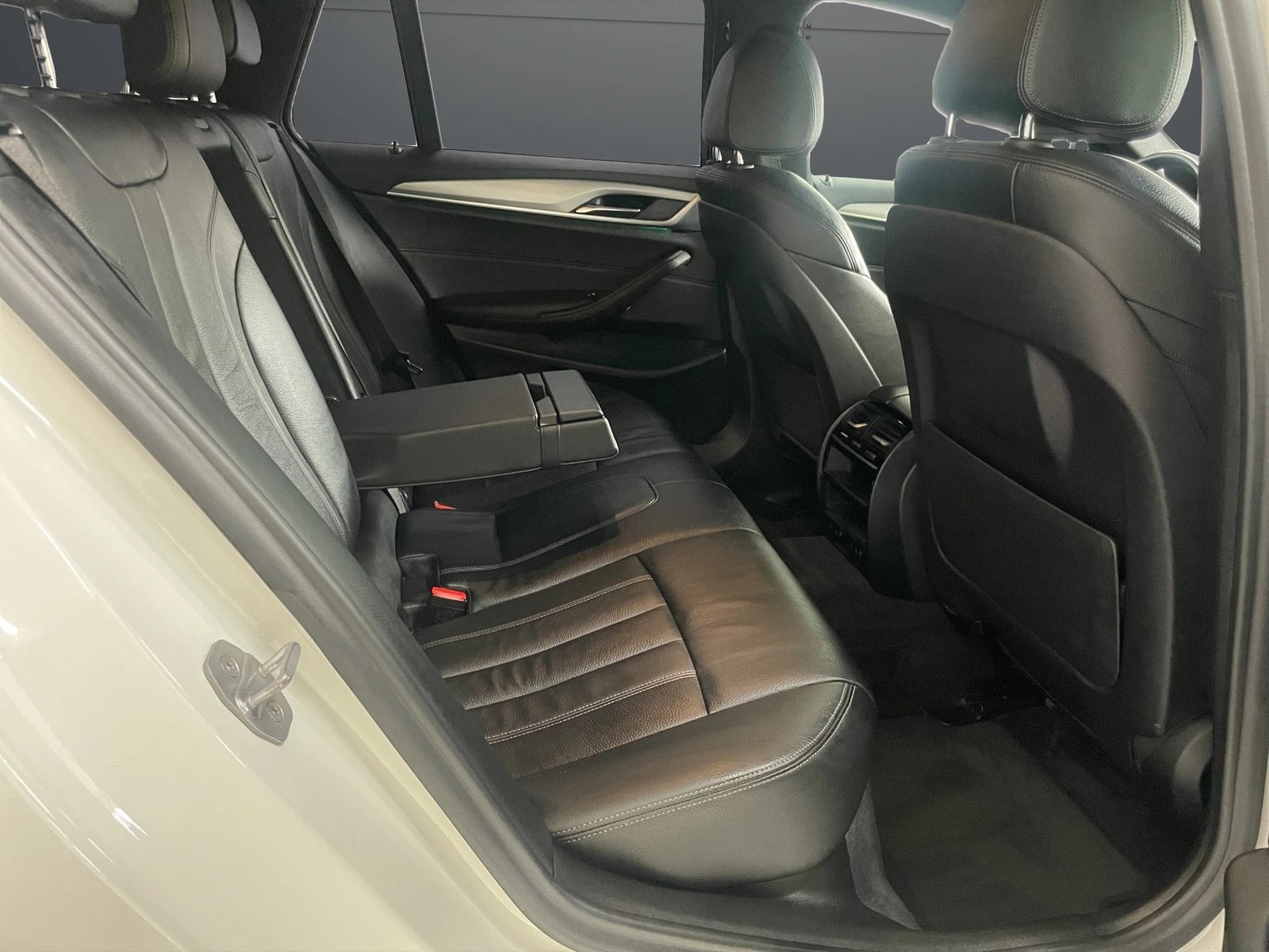 BMW 520d Touring Steptronic, Diesel, Occasion / Utilisé, Automatique - 7