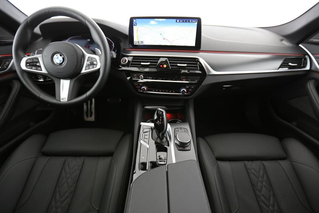 BMW 520d xDrive Touring, Hybride Léger Diesel/Électricité, Occasion / Utilisé, Automatique - 5