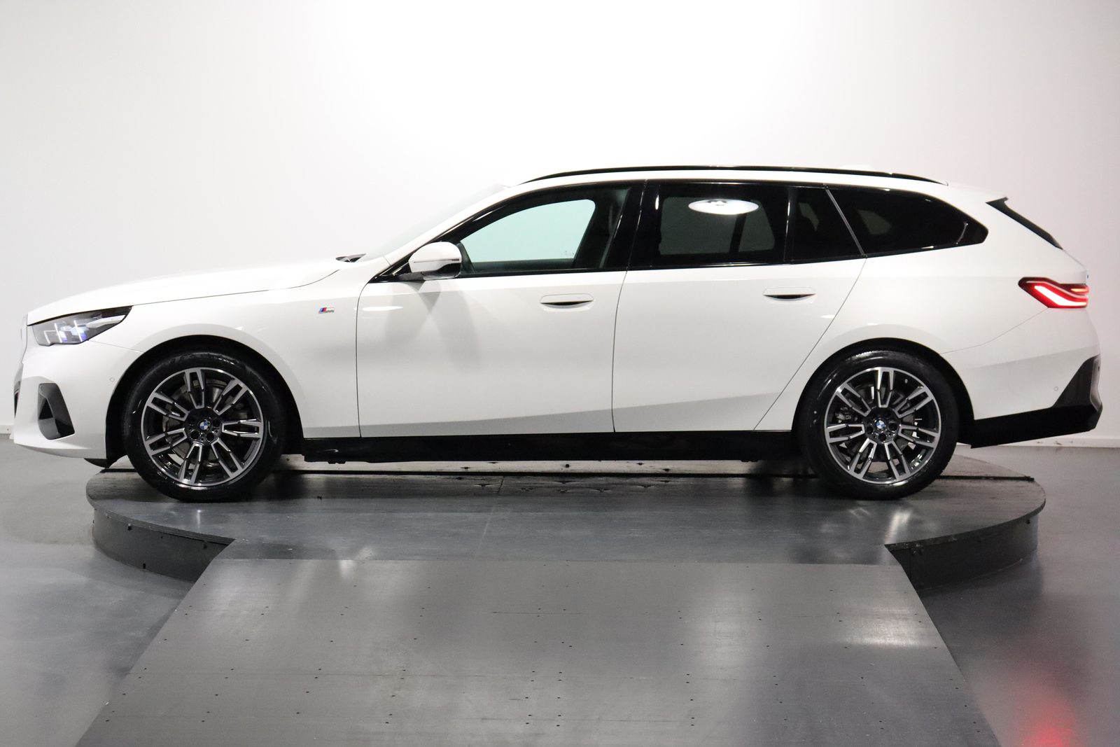 BMW 520d xDrive Touring, Hybride Léger Diesel/Électricité, Occasion / Utilisé, Automatique - 2