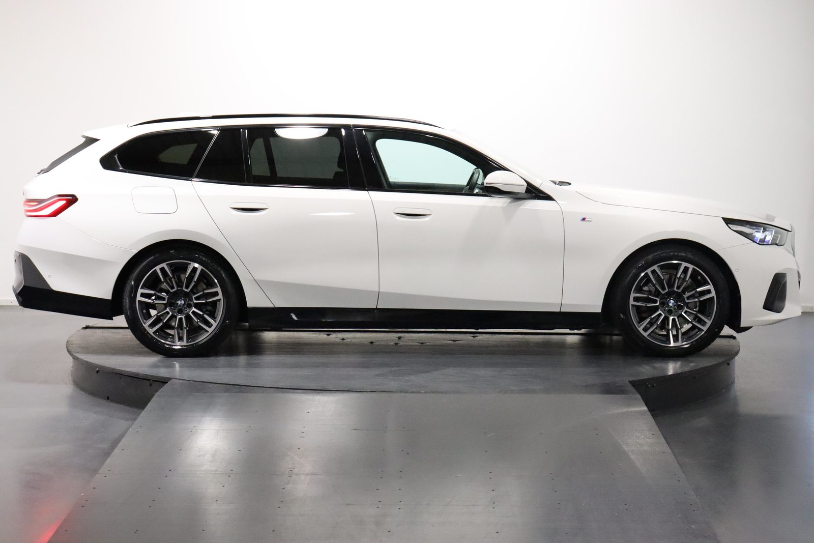 BMW 520d xDrive Touring, Hybride Léger Diesel/Électricité, Occasion / Utilisé, Automatique - 3
