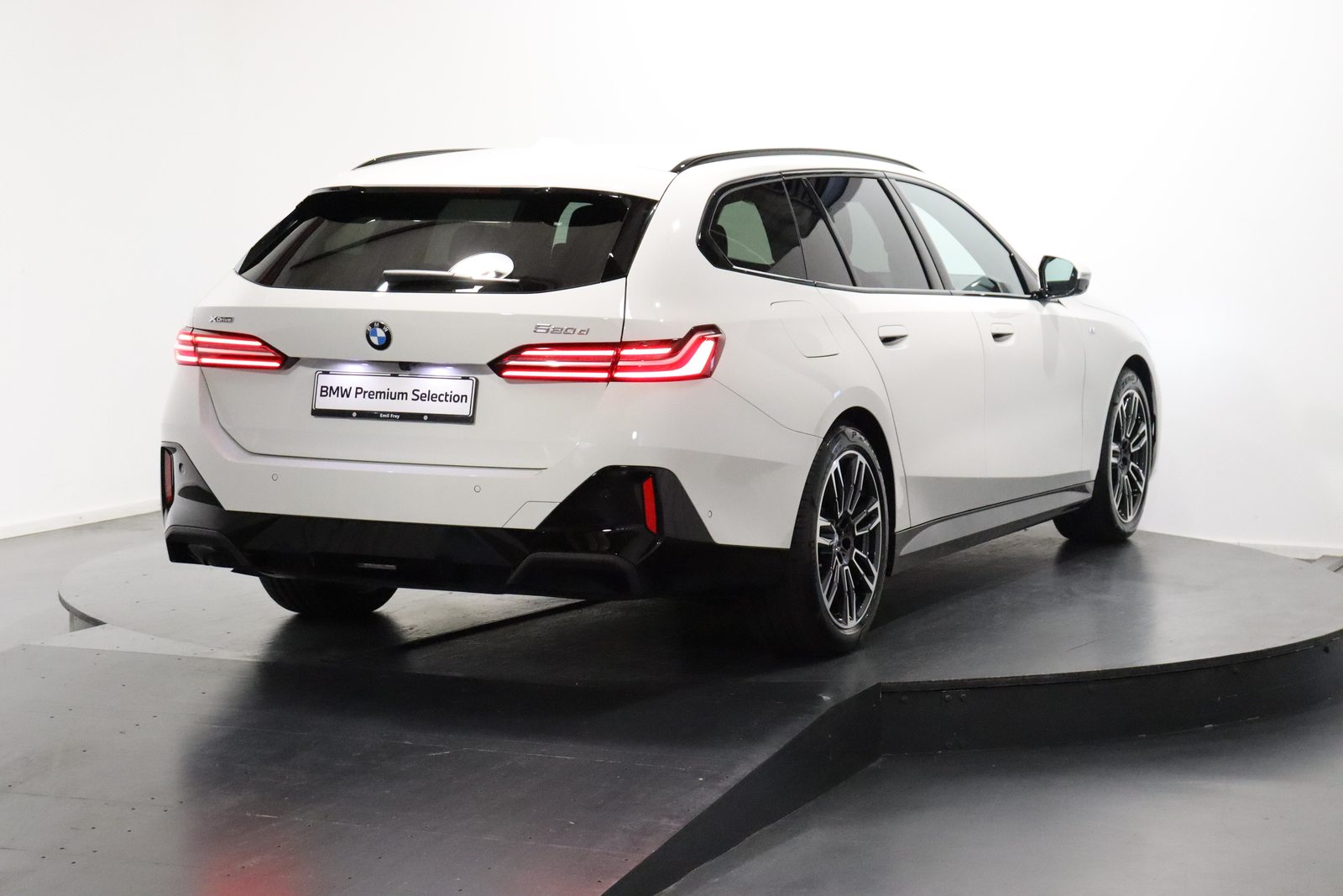 BMW 520d xDrive Touring, Hybride Léger Diesel/Électricité, Occasion / Utilisé, Automatique - 4