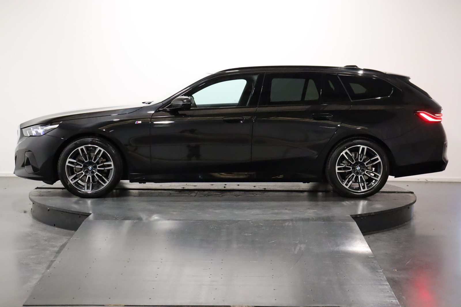 BMW 520d xDrive Touring, Hybride Léger Diesel/Électricité, Occasion / Utilisé, Automatique - 2