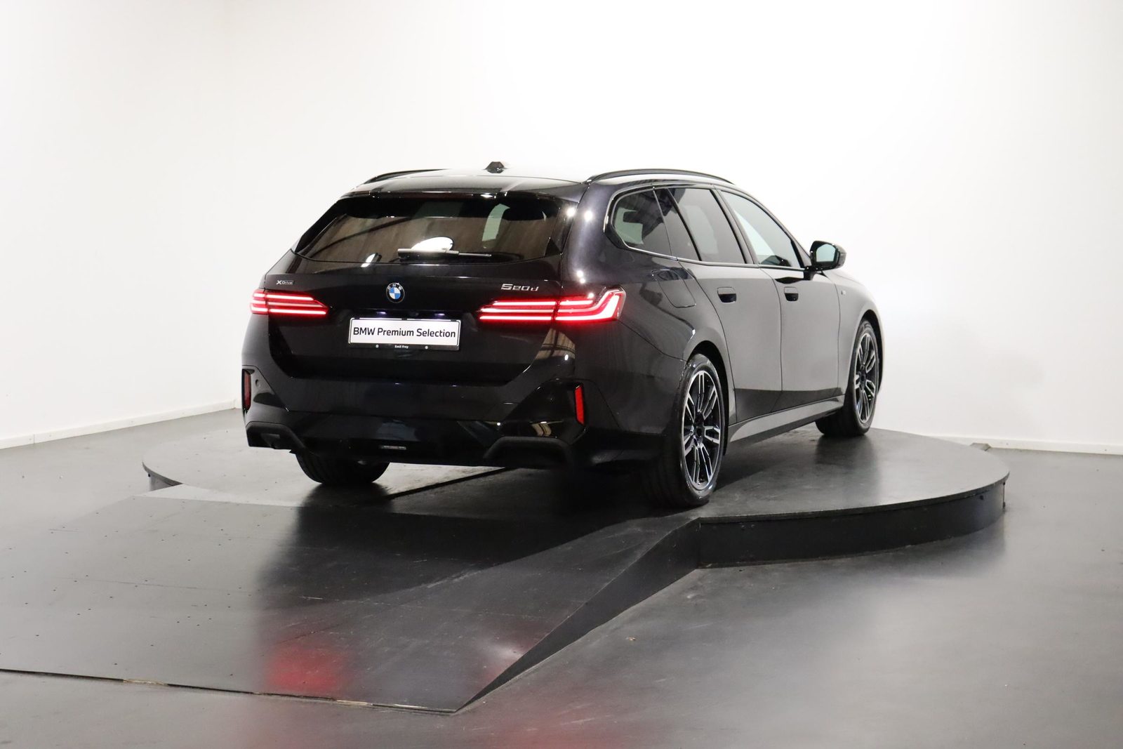 BMW 520d xDrive Touring, Hybride Léger Diesel/Électricité, Occasion / Utilisé, Automatique - 4